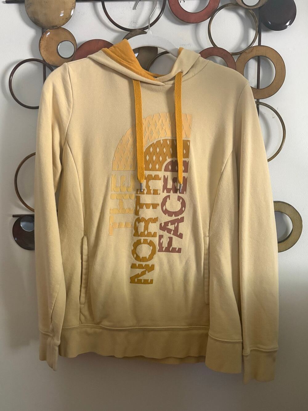 Women The North Face yellow sweatshirt hoodie with gummy logo